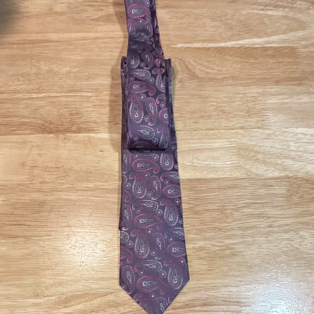 Bruno Biasi 100% Silk Pointed Tie Purple Paisley Woven One Size